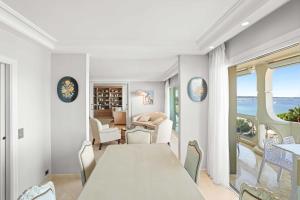 REF 1991 - Cannes Croisette - Sea view apartment for rent