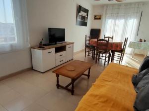 Apartamento familiar en Llançà cerca de la playa de Grifeu, 2 habitaciones y parking - ES-170-76
