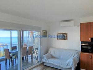 Apartamento en Llançà con gran terraza, admite mascotas, cerca de la playa - ES-170-7