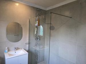 Private Bryanston Cottage, Garden, Uncapped Wi-Fi