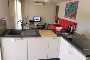 Charming T4 with garden near the sea