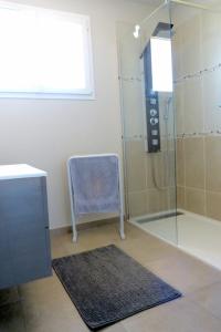 Charming T4 with garden near the sea