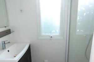 Mobile home confort Fréjus camping 4 étoiles suite parentale 6-8 personnes