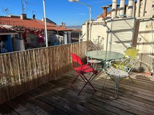 Appartements Le Panier - Joli duplex Centre ville historique avec grande terrasse et balneo proche Vieux Port : photos des chambres