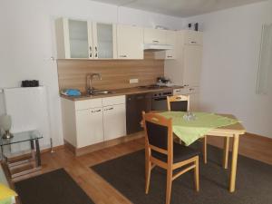 Einliegerwohnung am Stadtrand von Nürtingen - buchbar ab 4 Tagen - Privatunterkunft