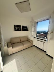 Sea-view apartment with balcony & free private parking, Camogli