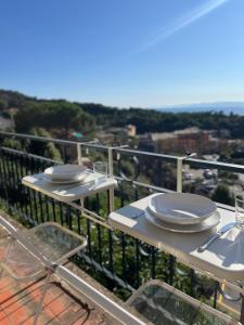 Sea-view apartment with balcony & free private parking, Camogli
