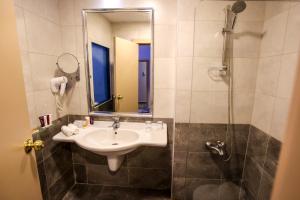 Golden Lotus hotel by Trend