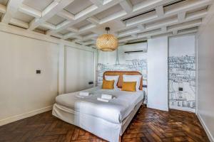 Stylish and sunny 7BD with garden for 17 guests!