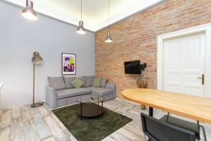 2BDR Danube Side Oasis In a Pedestrial Street by NW