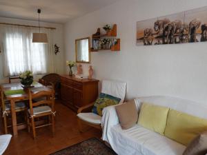 Casa Vacacional Tranquila con Piscina, Jardín y Cerca de la Playa en LEstartit - ES-323-29