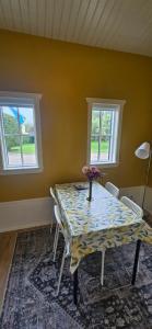 Stuga ,nära centrum och tågstation