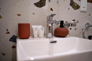 Grand Terrace 3 by Vallettastay