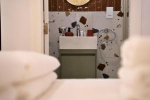 Grand Terrace 2 by Vallettastay