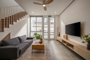 Beachside House - Near My Khe Beach & City Center by The Key