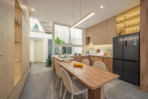 Beachside House - Near My Khe Beach & City Center by The Key