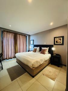 Accommodation Front - Superb Ocean View 6 sleeper in Point Waterfront