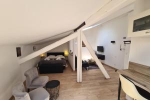 Nice studio under the roof ideal for 2 in Toulouse