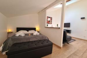 Nice studio under the roof ideal for 2 in Toulouse