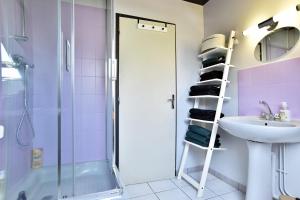 Maisons de vacances La Maison Vains - Parking - Wifi : photos des chambres