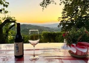 Cà Trifolera Barbaresco - Romantico Cascinale con antica cantina nel cuore delle Langhe - DEGUSTAZIONE VINI NELLA NOSTRA CANTINA