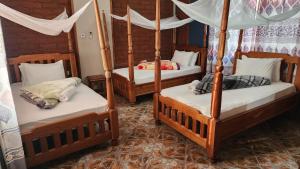 MANTIS LODGE & CAMPING SITE