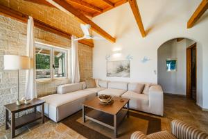 Villa Anemos