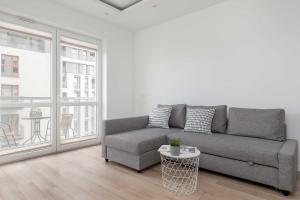 Kilińskiego Spacious Apartment with Parking in Łódź by Noclegi Renters