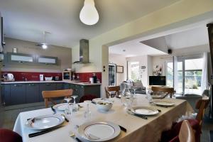 Maisons de vacances La Maison Vains - Parking - Wifi : photos des chambres