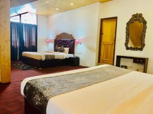 Hotel Hadimba palace Sky Mountain View - Near Mall Road , Manali