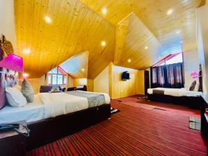 Hotel Hadimba palace Sky Mountain View - Near Mall Road , Manali