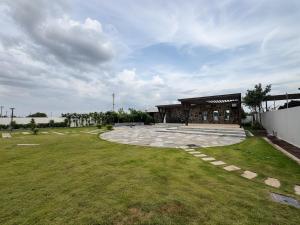 Bluewater Farms 2BR Villa with pool by Homeyhuts