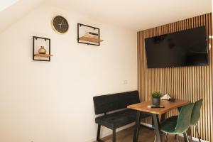 HÖL-Moderne Wohnung in zentraler Lage, Schallschutzfenster, 24h-Self-check-in, Disney Plus