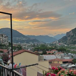 Modern Family Apartment in a Charmin Historic Neighborhood, Close to the Beach, Fast Internet!