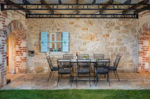 Villa Lamija by Villsy