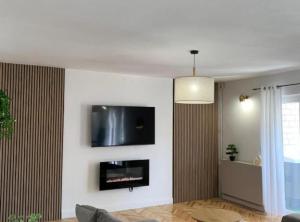 Luxury Apartment Ivo with Jacuzzi near the beach