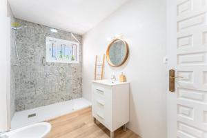 VB Villa Coto 7BR w Pool & Views