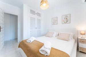 VB Villa Coto 7BR w Pool & Views