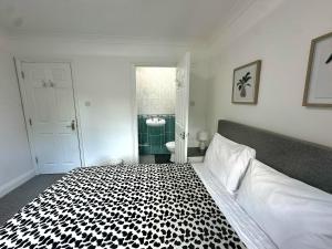 Emmanuel Ensuite Room