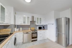 Chic and spacious apart with parking