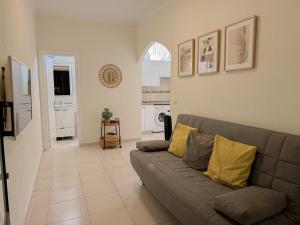 Pambnb - Cozy Beachfront Apartment with Pool