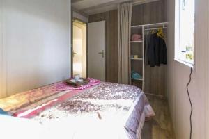 Campings Camping 4 etoiles - Piscine - ccbbiai : photos des chambres