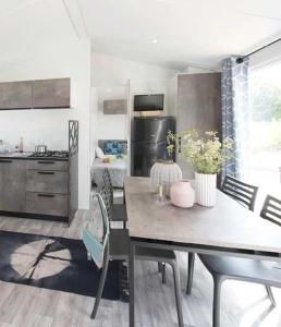 Campings Camping 4 etoiles - Piscine - ccbbiai : photos des chambres