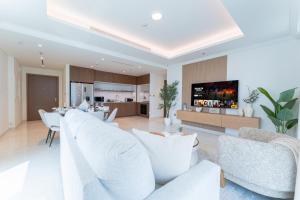 Full Sea View Luxury 2BR Beachfront Access