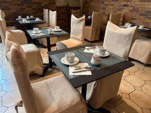Hotels Logis Hotel de France & Restaurant Pamiers : photos des chambres