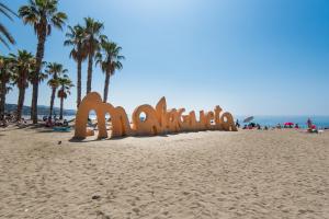 NEW 1st CORNER City center Apartment Ideal for Groups - Hoteles de 4 estrellas en Málaga