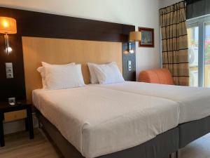 Studio with Balcony room in Discovery Apartment Carnaxide