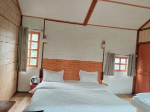 Hotel YAN Residency Bhimtal - Nainital