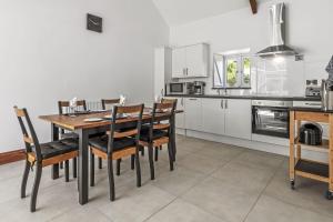 Cysgod Y Ffordd - a gorgeous new barn conversion sleeping 4 guests with disabled facilities