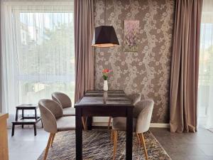 Modern gem with an office corner at Jonas Hill waterfront